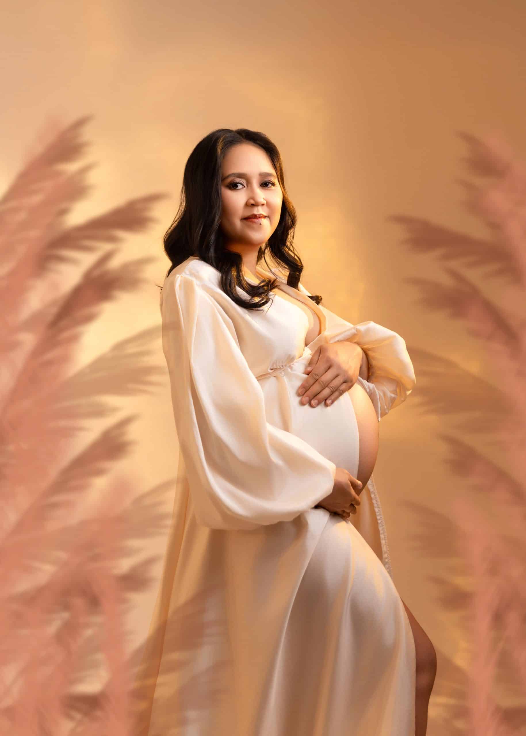 Edmonton mom taking maternity photos with Little One photography for a modern creative style