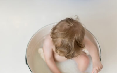 Cake Smash vs Milestone Photoshoot: Which First Birthday Session Is Right for Your Baby?