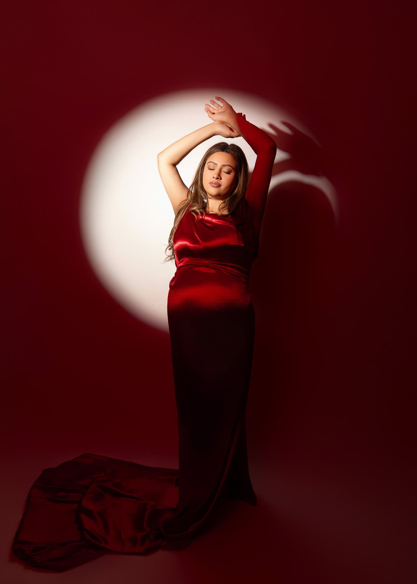 Edmonton maternity photography capturing the beauty of pregnancy