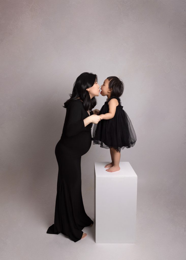 Maternity session with toddler and expecting mom – soft and emotional photography in Edmonton