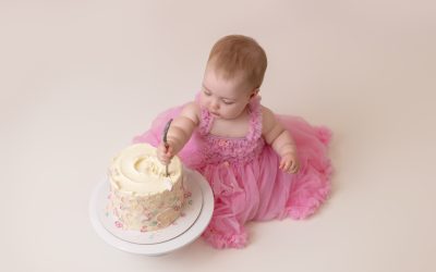 How to Choose a Cake for Your Cake Smash Session in Edmonton